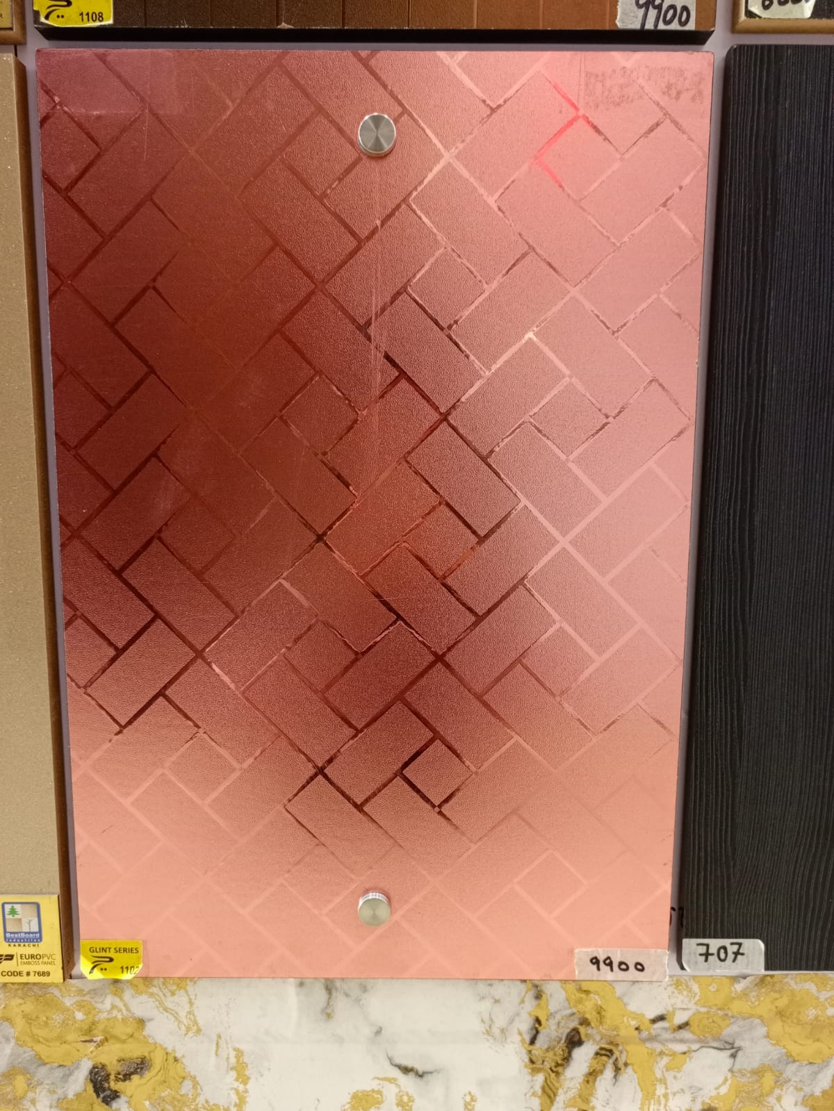 6590 - UV Glint 1102 platinum delete